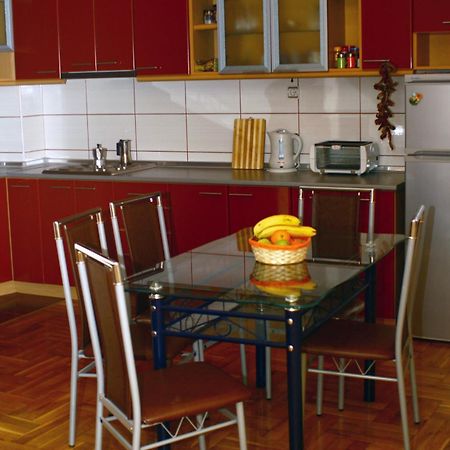 Goldy Hostel Битола Экстерьер фото