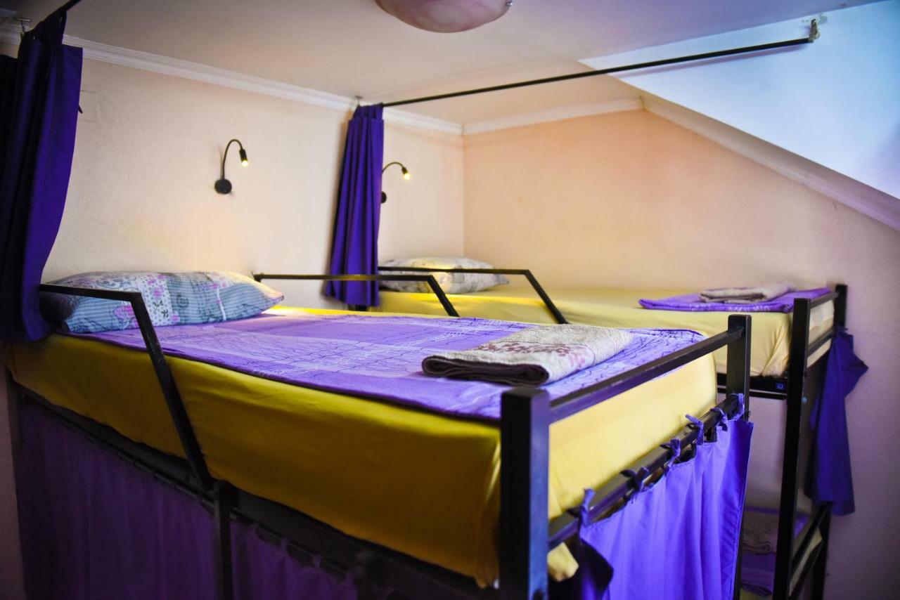 Goldy Hostel Битола Экстерьер фото